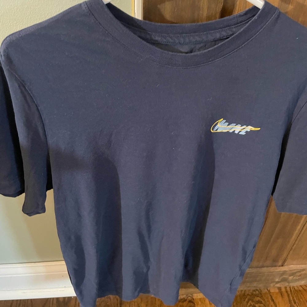 Nike Men's Dark Blue Short Sleeve Tee